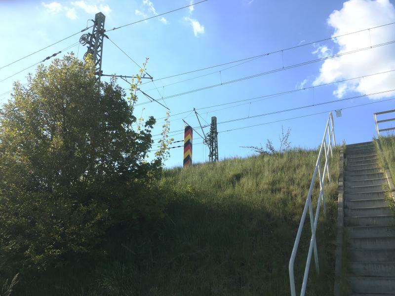 Bequemer "Übertritt" über die Brücke der Magistrale