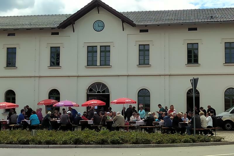 Die Großschönauer und „ihr“ Bahnhof