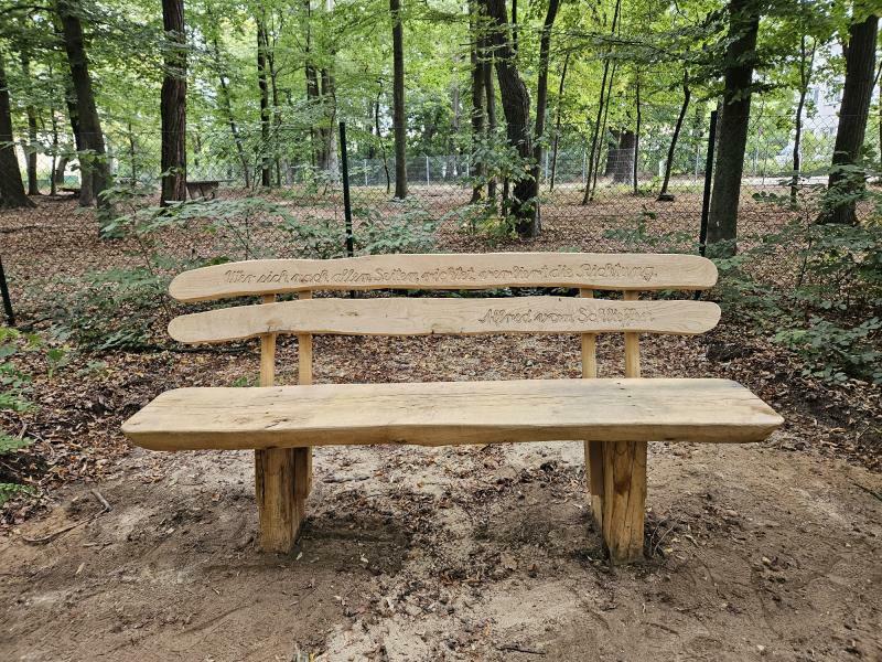 Parkfreunde sind in Niesky eine Bank
