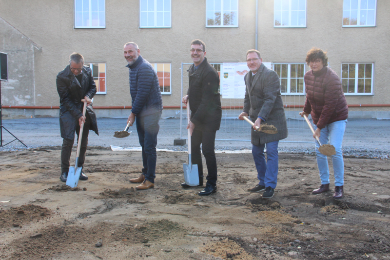 Erster Spatenstich am Schulstandort in Baruth