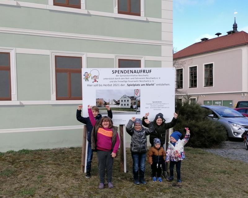 Bewohner streiten für  neuen Spielplatz im Dorf