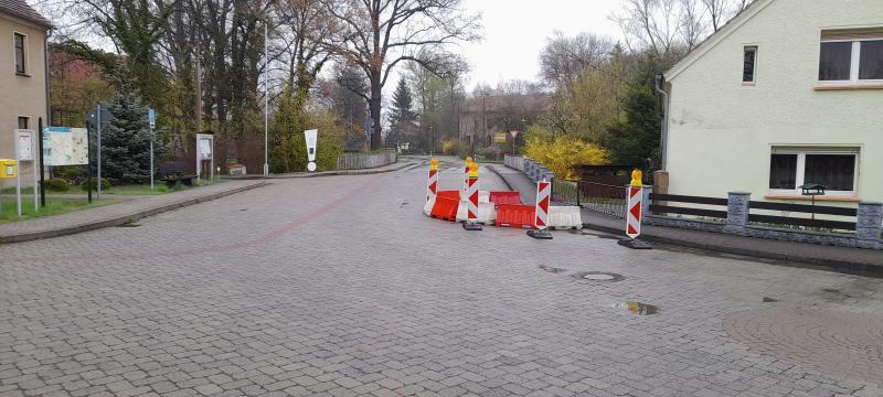 Hähnichen wird einen Straßenschaden nicht wirklich los