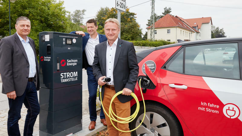 Autostrom zapfen am Sohlander Rathaus