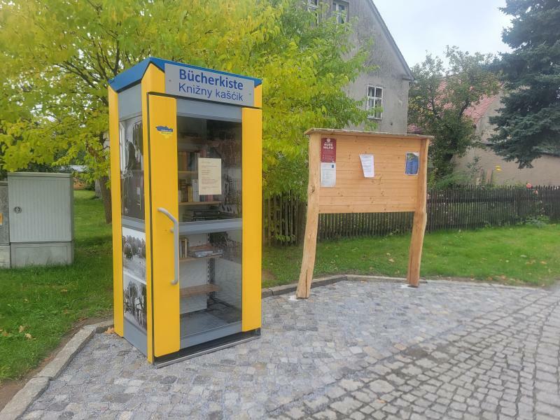 Eine Bücherzelle für Brösa