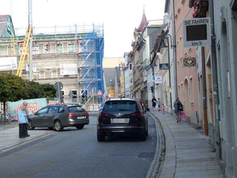 Wie nur kommen Schüler über die Straße am Markt?