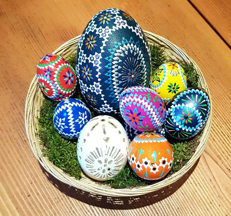 Ostereier werden zu kleinen Kunstwerken  