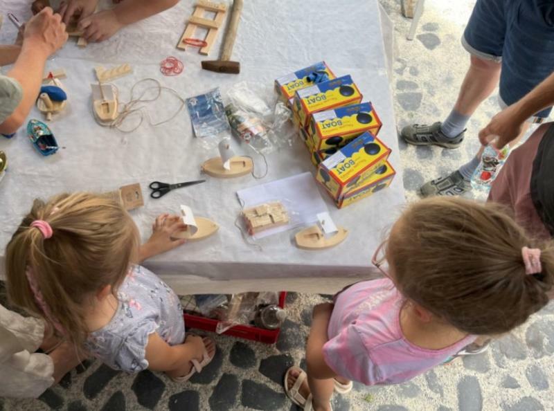 Kleine Besucher beim Schlesischen Tippelmarkt