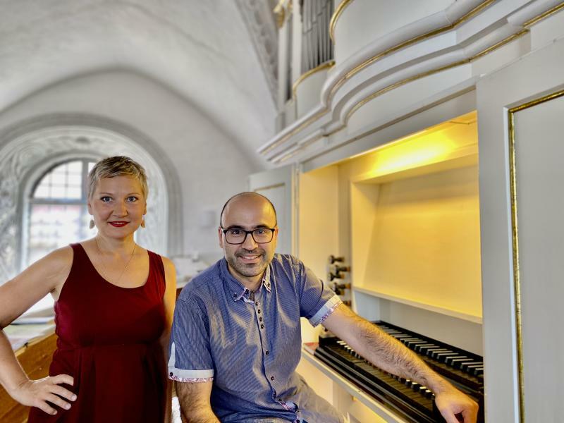 Kaffee, Kuchen, Orgel und Bücher in Friedersdorf