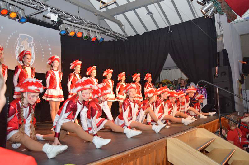 Gardetanzschau in der Turnhalle Neusalza-Spremberg