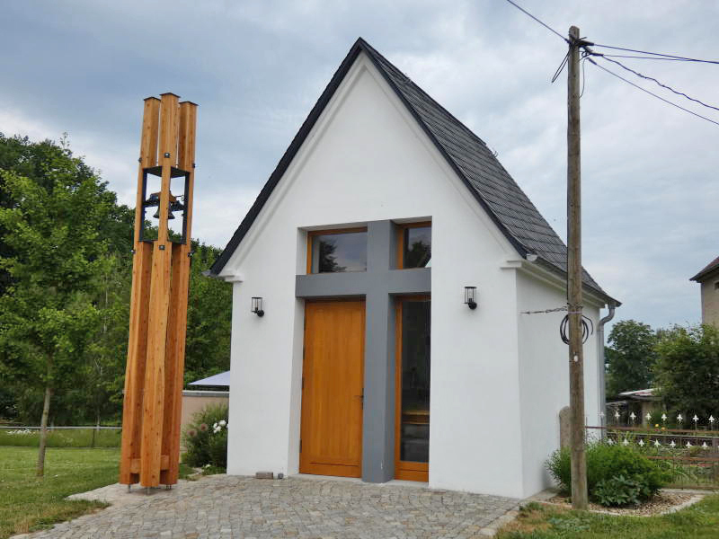 Die Kapelle hat jetzt einen Glockenturm