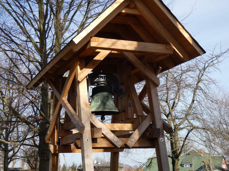 In Neueibau schlägt wieder die Glocke