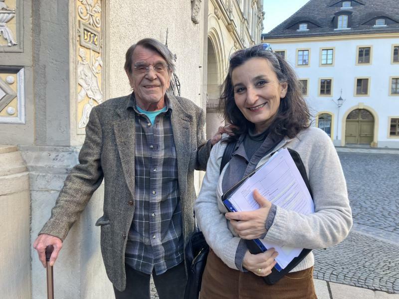 Eleni setzt Zeichen gegen Parteienarroganz sowie für Platon und Musk