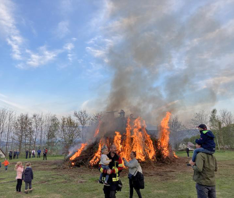 Die Hexenfeuer lodern wieder...