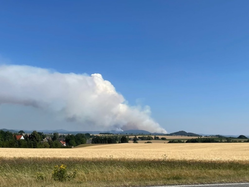 Rauchwolken ziehen über die Oberlausitz