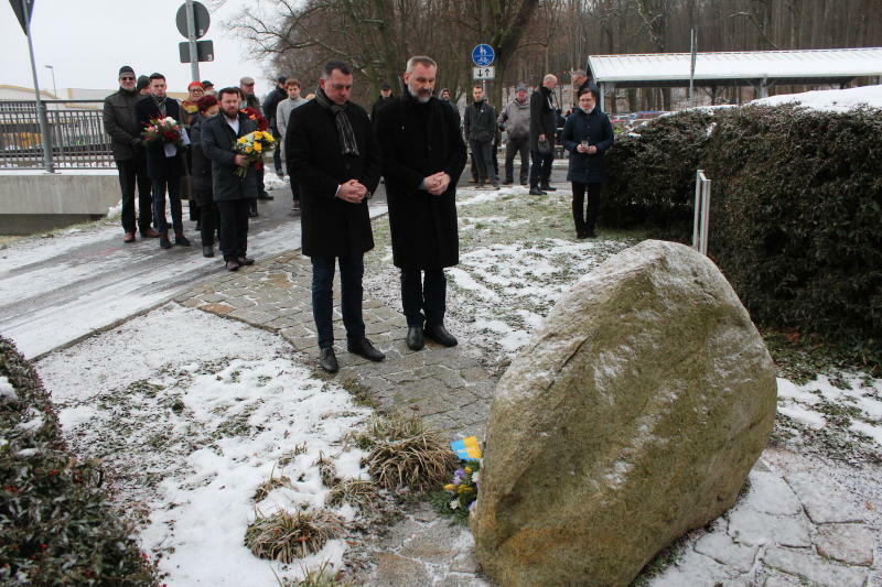 Opfergedenken und Mahnung auf der Neuschen Promenade