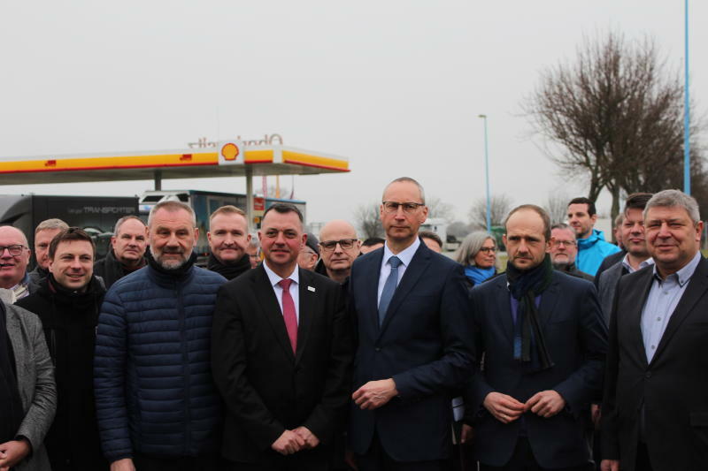 Großes Politikertreffen auf dem Autobahn-Rastplatz