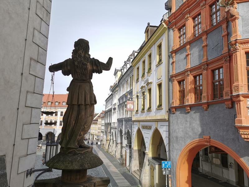 Görlitzer Justitia geschändet - gibt es Zeugen?