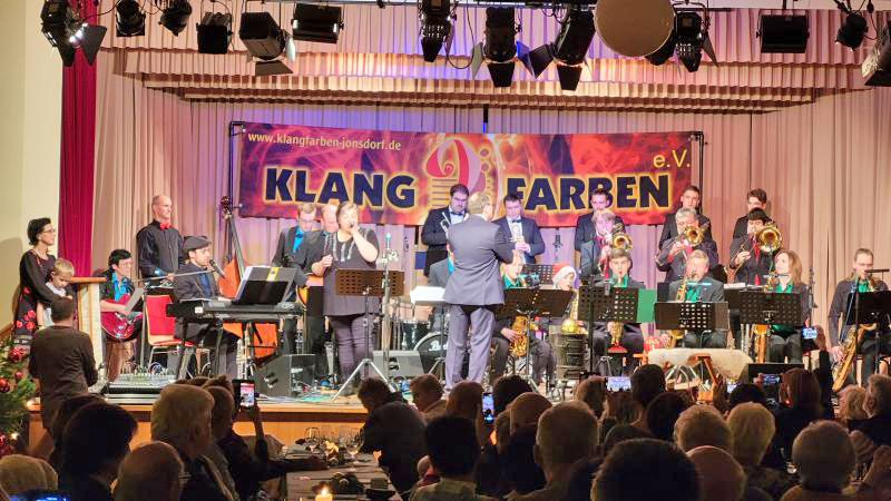 „Tischgeschichten“ mit der Bigband Klangfarben