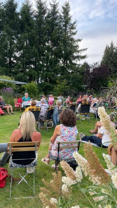 Literarisches  bei Garten-Gretel in Obergurig