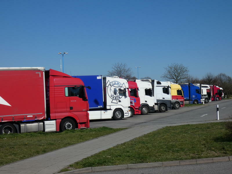 Ein neuer Lkw-Parkplatz entsteht in Dreistern