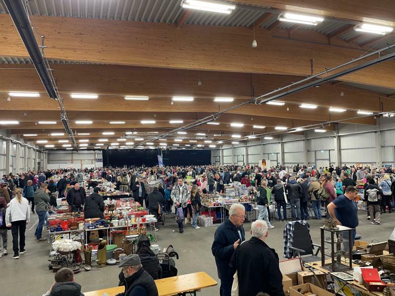 Tagesflohmarkt  in der Löbauer Messehalle