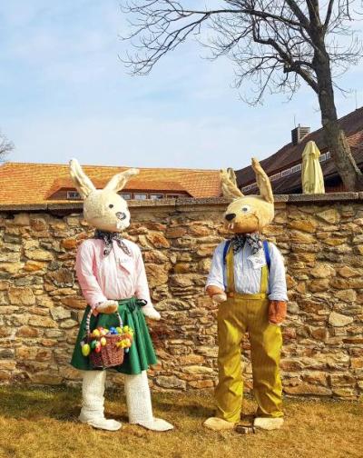 Traditionelles Osterhasenfest im Eibauer Faktorenhof