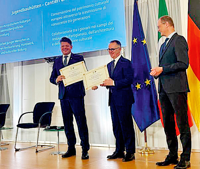 Preis für die langjährige Partnerschaft