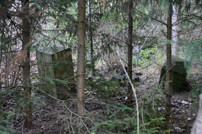 Neue Farbe für die alten Grenzsteine