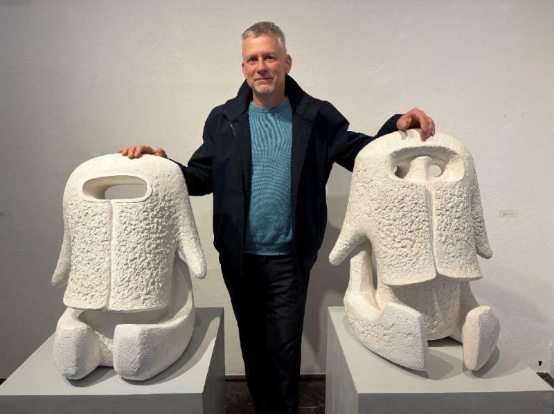 „Aus einem anderen Holz“ in der Carl-Lohse-Galerie