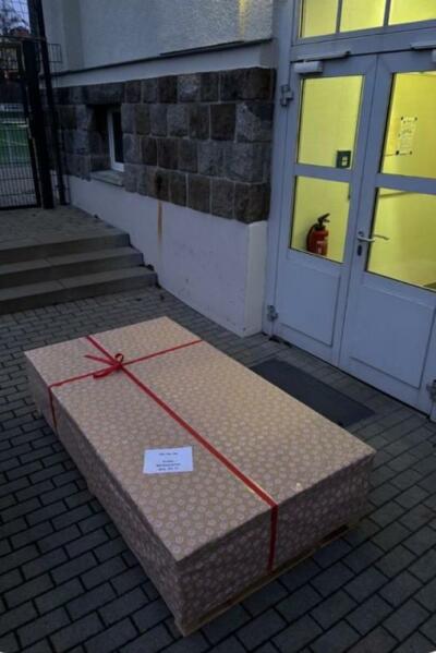 Geheimsnisvolles Paket entpuppt sich als Spende