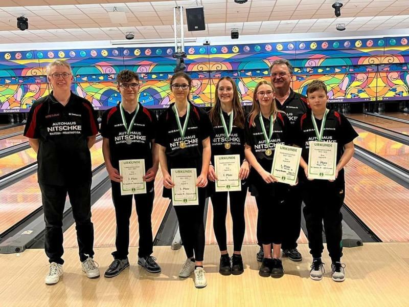 Bowlingjugend bei der Landesmeisterschaft im Medaillenregen