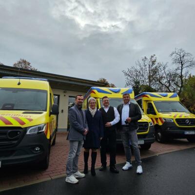 Acht neue Fahrzeuge für den Rettungsdienst
