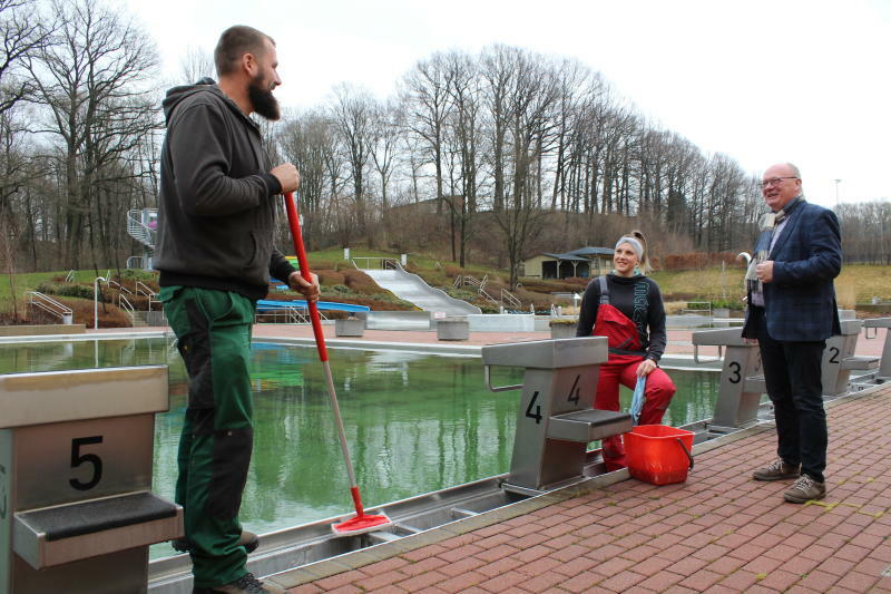 Freibad wird fit für Saison gemacht