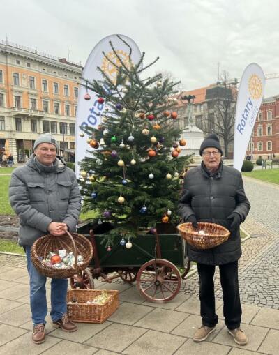 Rotarier für die Sicherheit im Wasser
