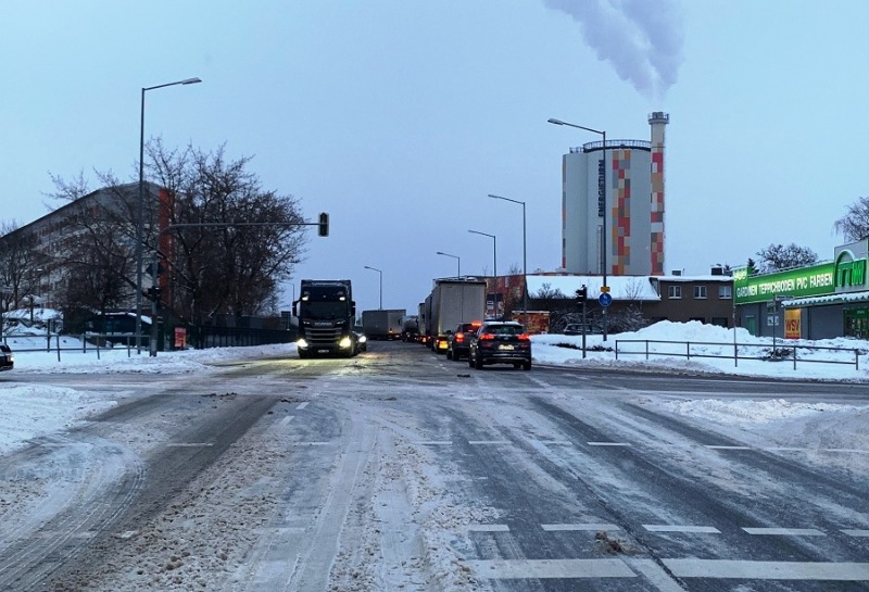 Schneechaos auf der A 4 sorgt für Stau