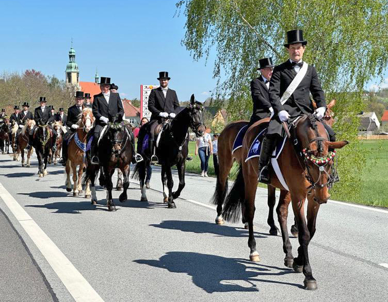 Die Ostritzer zelebrieren das Saatreiten 