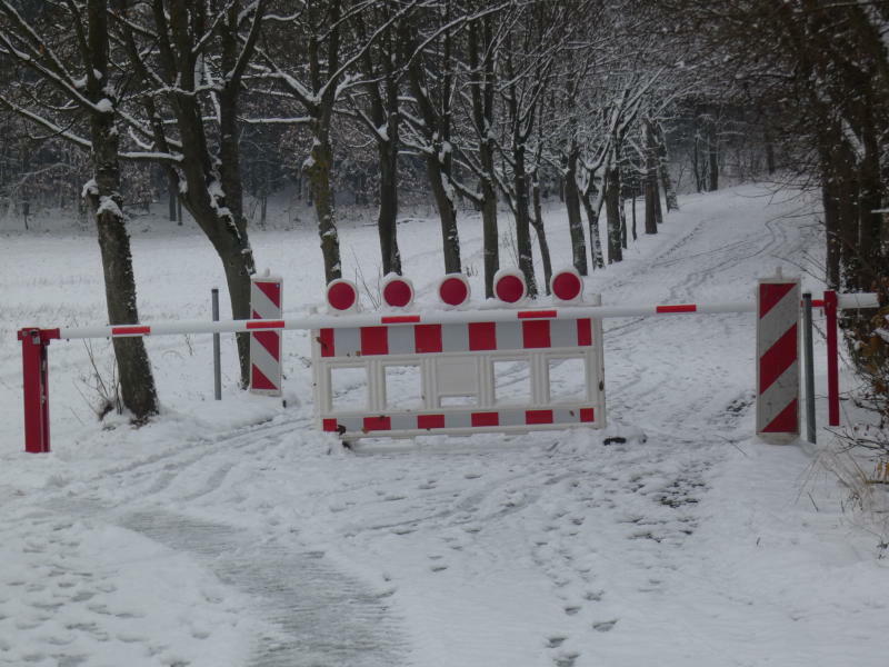 Schranke am Naundorfer Berg bei Neukirch