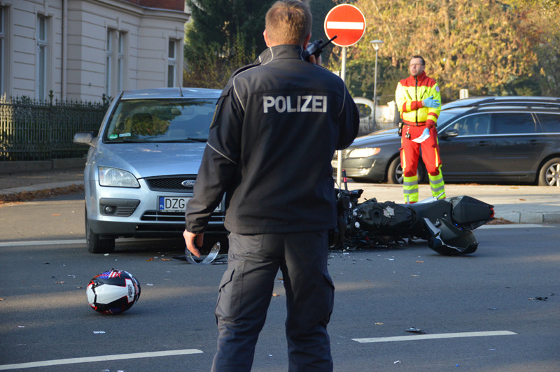 Jugendlicher Moped-Fahrer schwer verletzt