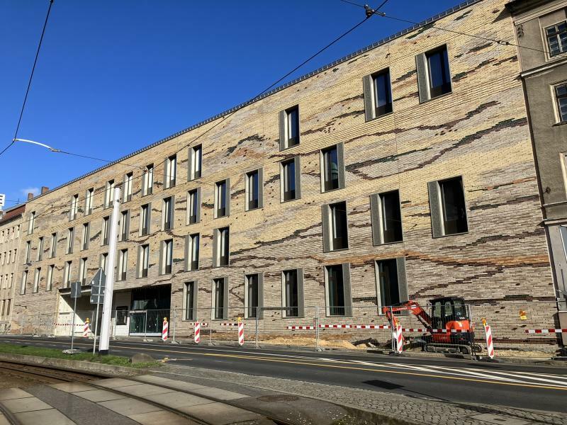 Senckenbergfassade symbolisiert die Bodenkunde