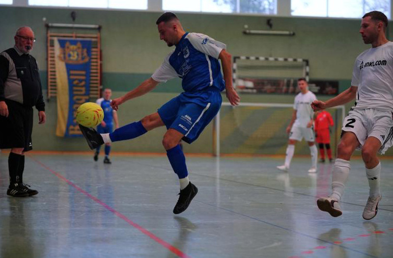 Budenzauber unterm Hallendach in Bernstadt