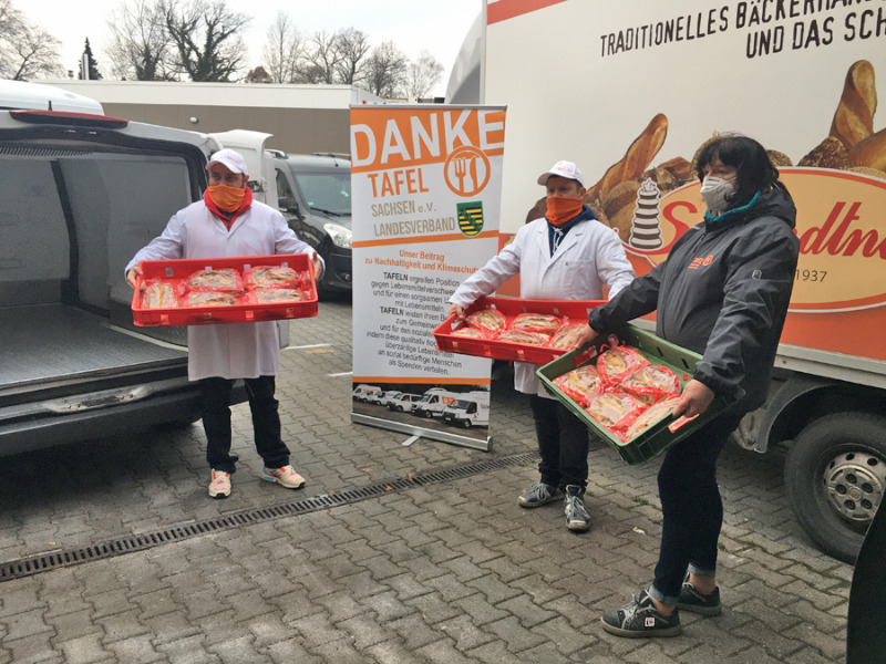 1.100 Stollen an die Oberlausitzer Tafeln