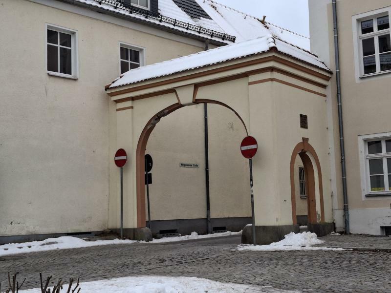 Gefährdet der Torbogen die Klinik?