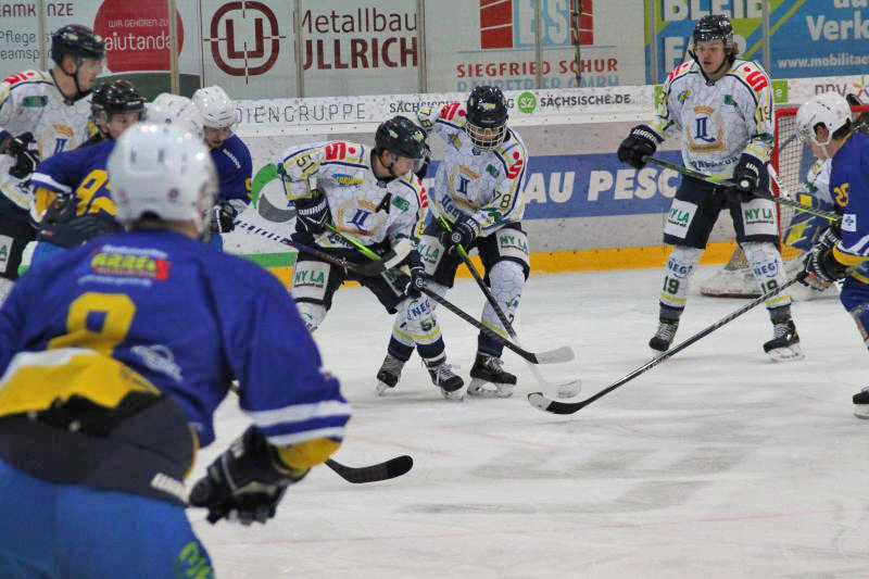 Mit Doppelwochenende in das neue Eishockeyjahr