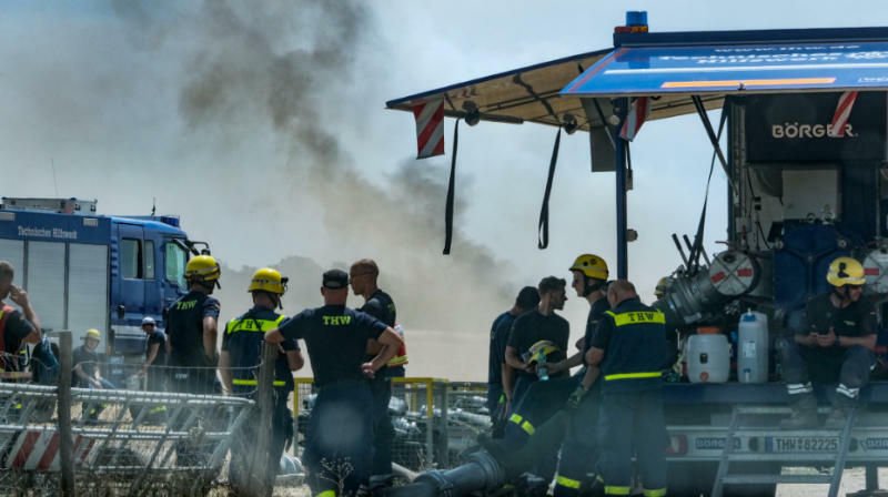THW: Dauereinsatz bei Großbrand
