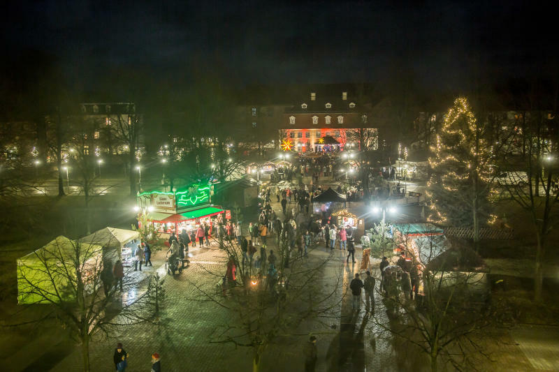 Tassen und Tornados beim Weihnachtsmarkt Niesky