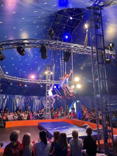 Der Zirkus ist in Olbersdorf
