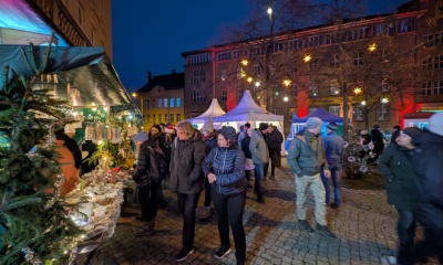 Postplatz erstrahlt in ganz neuem Licht