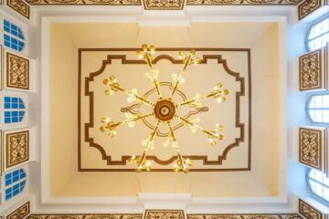 Decke des Spiegelsaals  ist jetzt fertig saniert