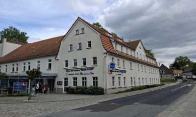 Blaue Kugel ohne Gastronomie