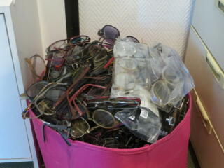 Hier bekommen alte Brillen ein zweites Leben